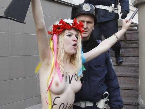 DÜNYA'NIN EN ÇIPLAK PROTESTO GRUBU FEMEN