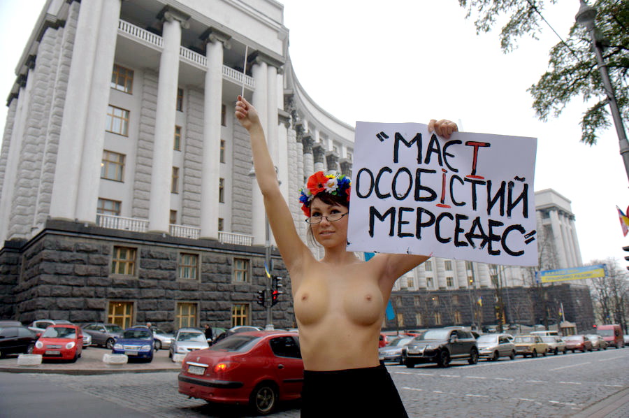DÜNYA'NIN EN ÇIPLAK PROTESTO GRUBU FEMEN