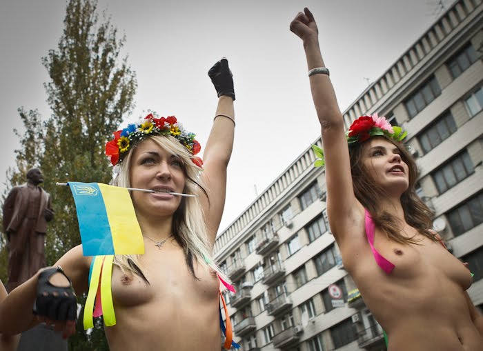 DÜNYA'NIN EN ÇIPLAK PROTESTO GRUBU FEMEN