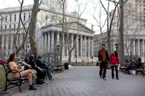 ÇILGIN SANATÇI ERICA SİMONE 'NUE YORK' 