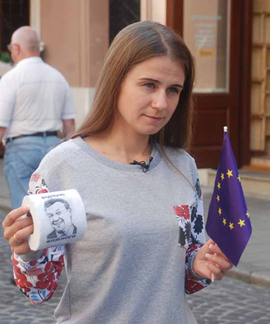 LVIV KIZLARI SOKAKLARI PODYUMA ÇEVİRDİ 