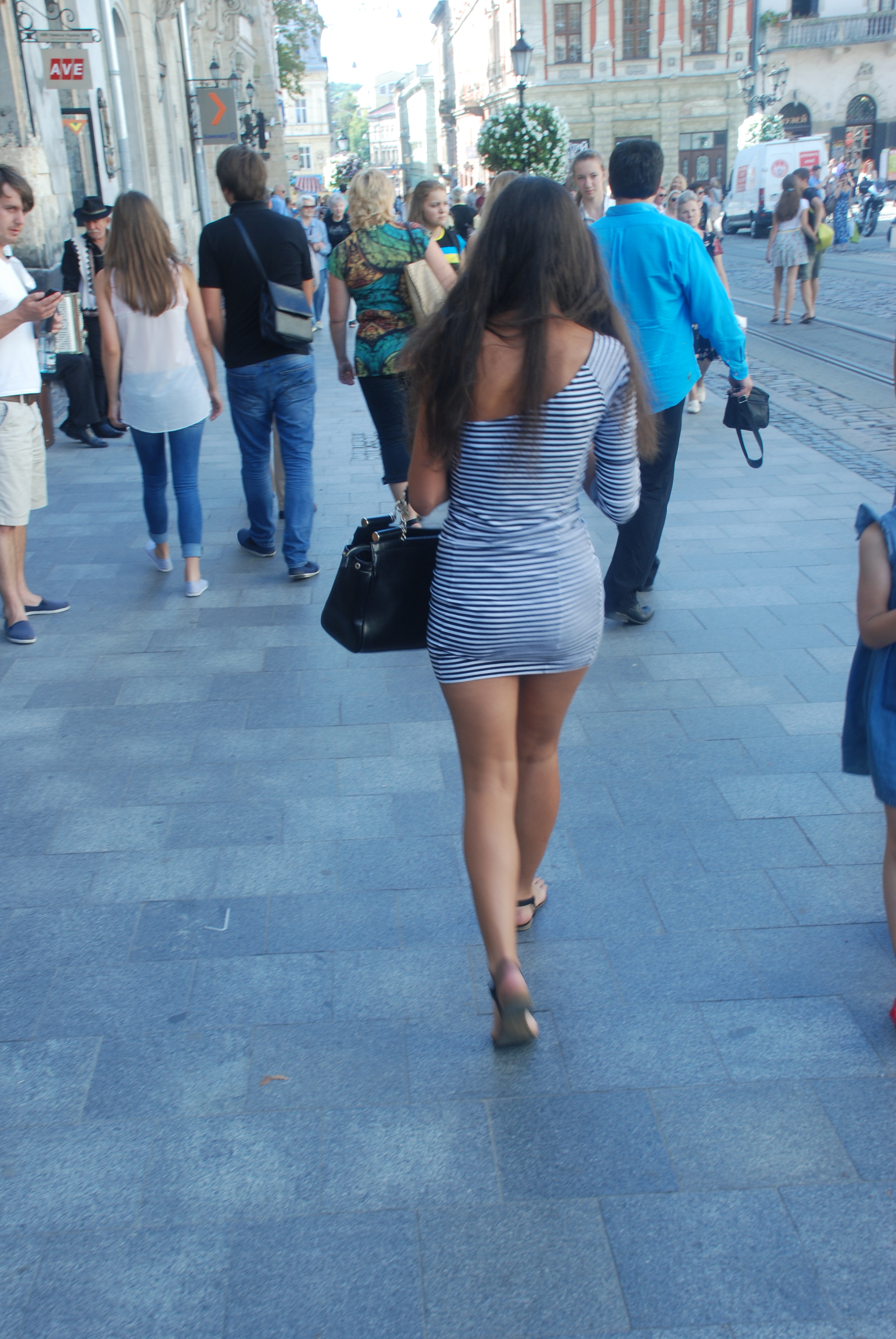 LVIV KIZLARI SOKAKLARI PODYUMA ÇEVİRDİ 