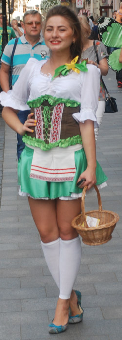 LVIV KIZLARI SOKAKLARI PODYUMA ÇEVİRDİ 