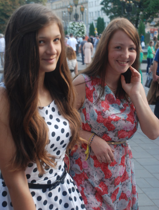 LVIV KIZLARI SOKAKLARI PODYUMA ÇEVİRDİ 