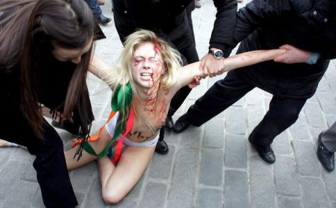 FEMEN İSTANBUL'DA OLAY YAPTI