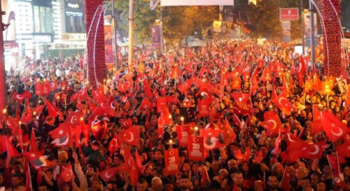 CUMHURİYET AŞKINA HAYDİ MEYDANLARA